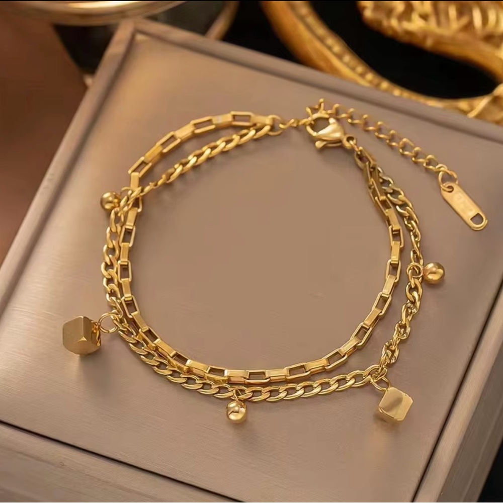 Double-layer stainless steel bracelet and square charm